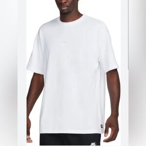 Premium Essential Cotton T-Shirt
Nike